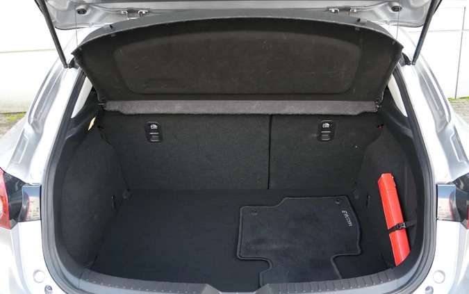 Mazda 3 cena 52900 przebieg: 103000, rok produkcji 2015 z Pyskowice małe 254